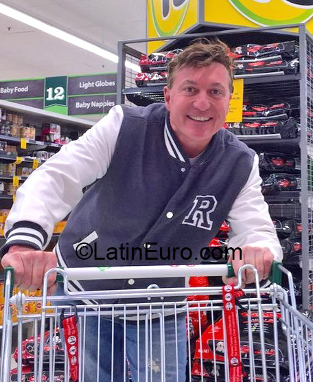 Date this foxy United Kingdom man BROOKS from London GB839