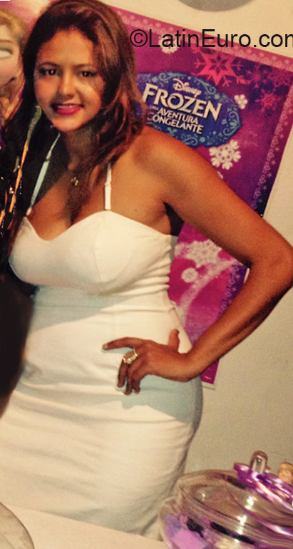 Date this gorgeous Brazil girl Cristiane from Teixeira BR9496