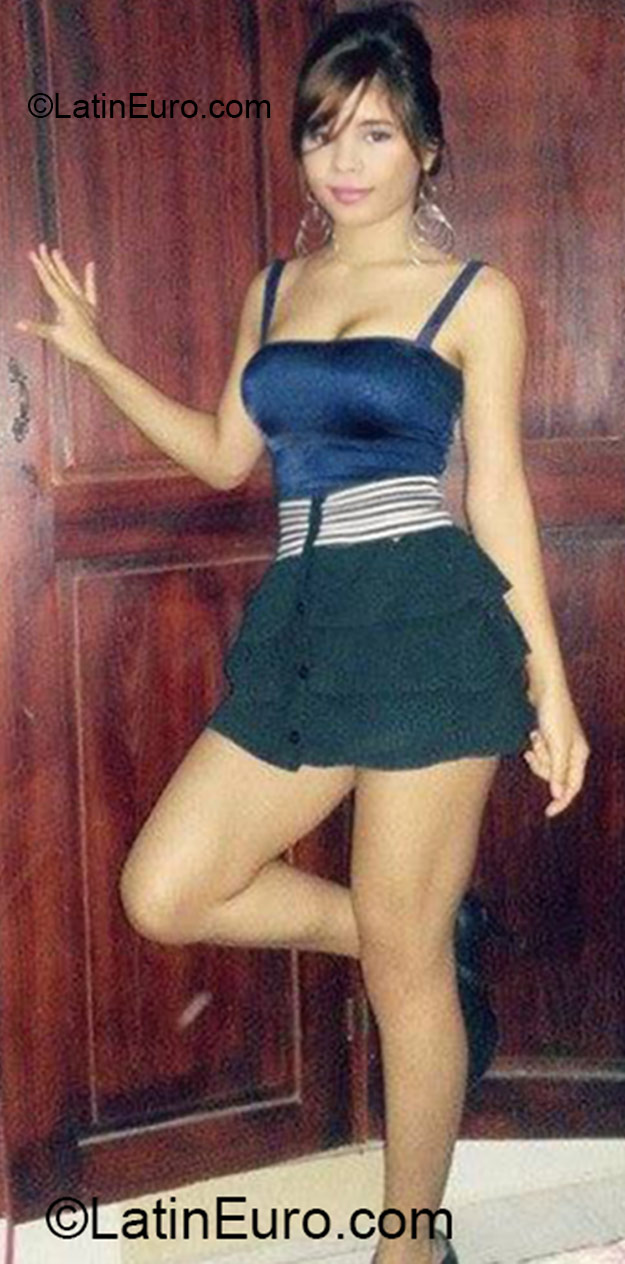 Date this delightful Dominican Republic girl Nathy from Santiago DO23831