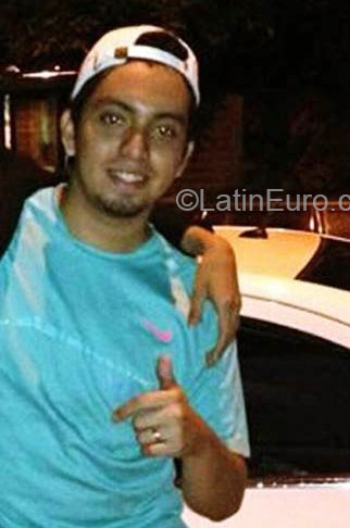 Date this hard body Colombia man Alejandro from Cali CO18265