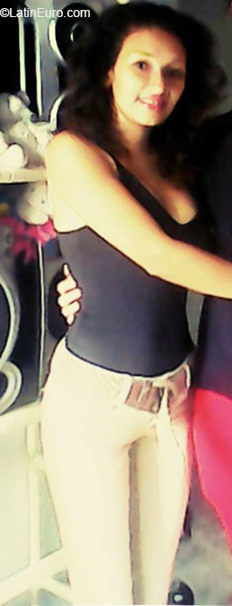 Date this georgeous Honduras girl Angela from La Ceiba HN1839