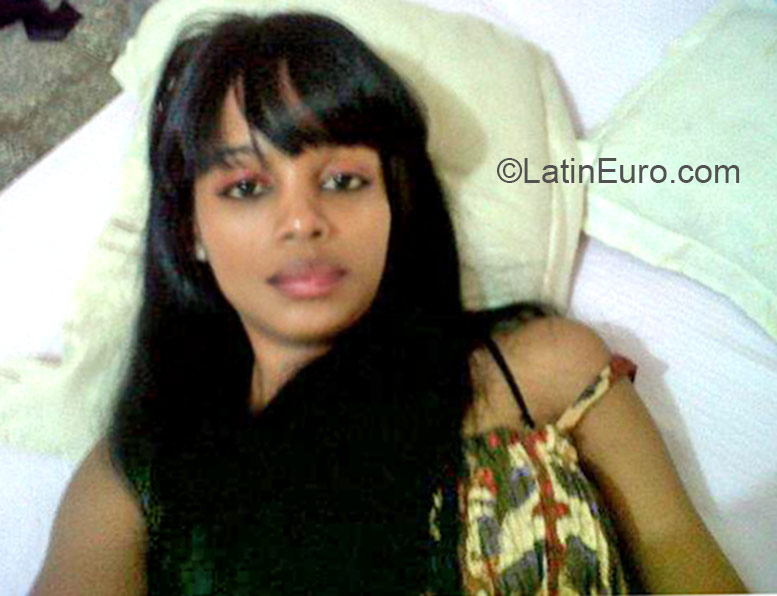 Date this beautiful Dominican Republic girl Yerndina from san juan DO23982