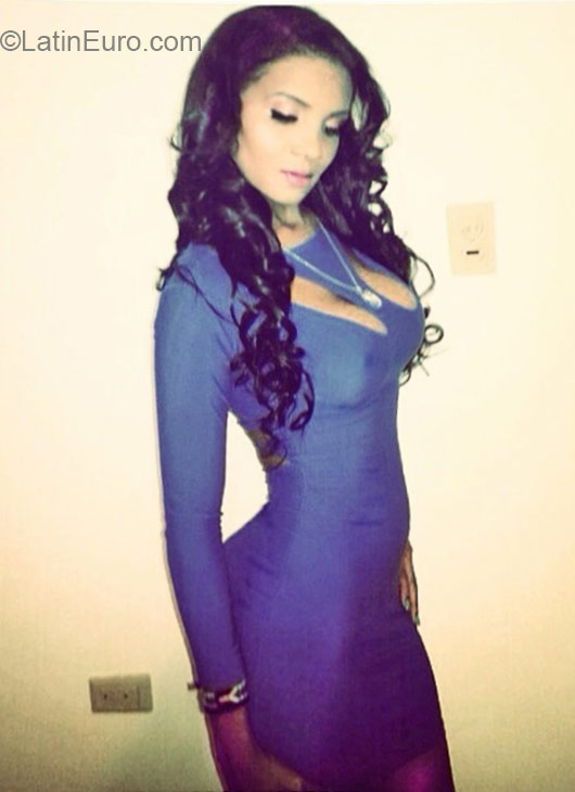 Date this charming Dominican Republic girl Yessica from Santiago DO24004