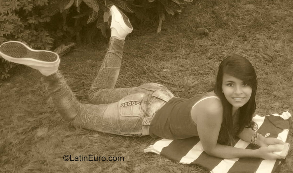 Date this foxy Colombia girl Alejandra from La Union CO18313