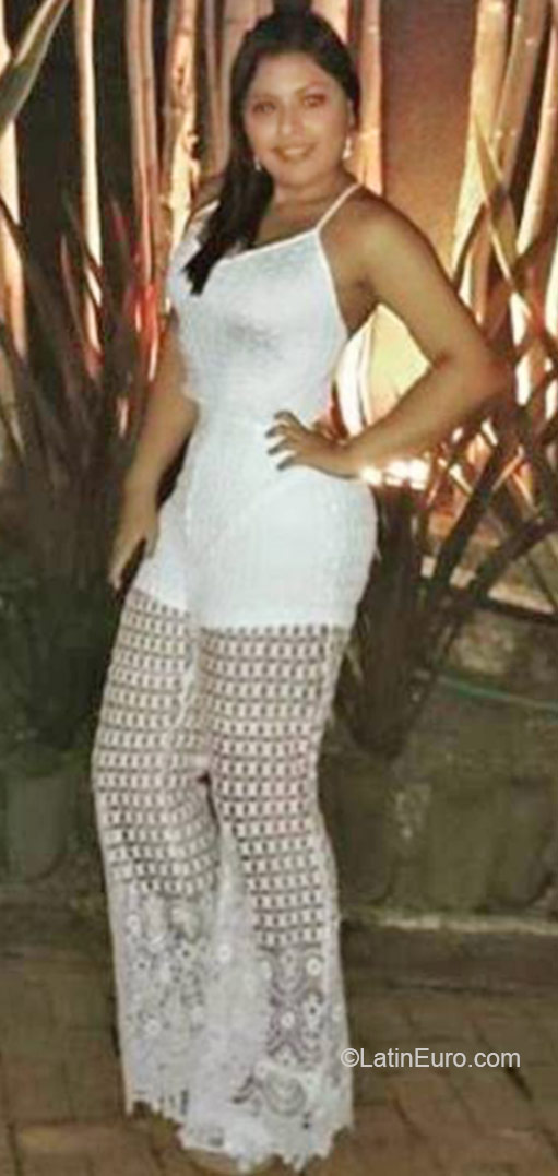Date this sultry Colombia girl Liseth from Medellin CO18318
