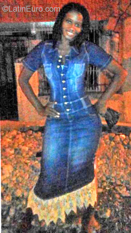 Date this funny Colombia girl Karina from Cali CO18762