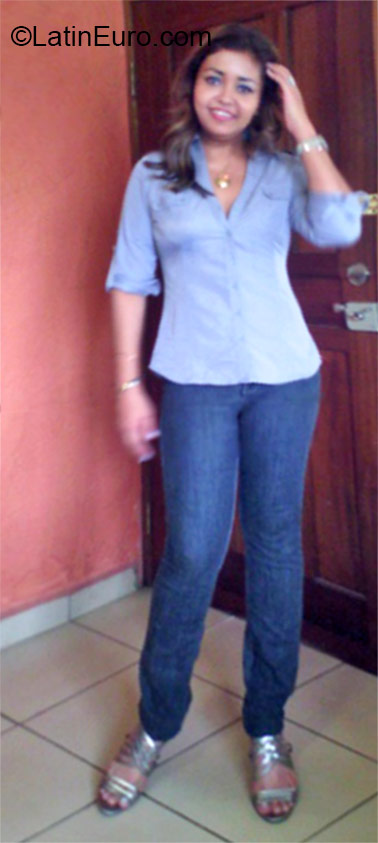 Date this good-looking Honduras girl Carmenza from Tela Atlantida HN1876