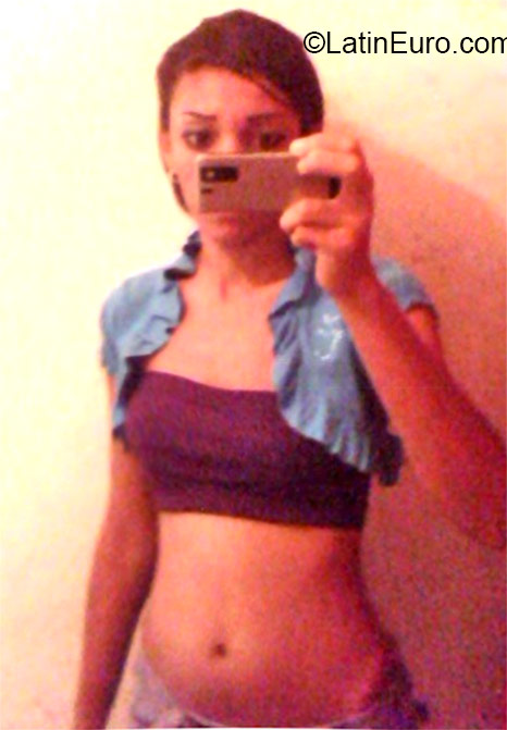 Date this passionate Dominican Republic girl Jonathia massiel from Santo Domingo DO24294