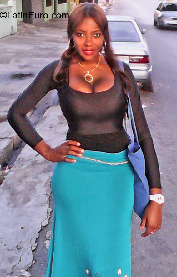 Date this tall Dominican Republic girl Manuela from Santo Domingo DO24309