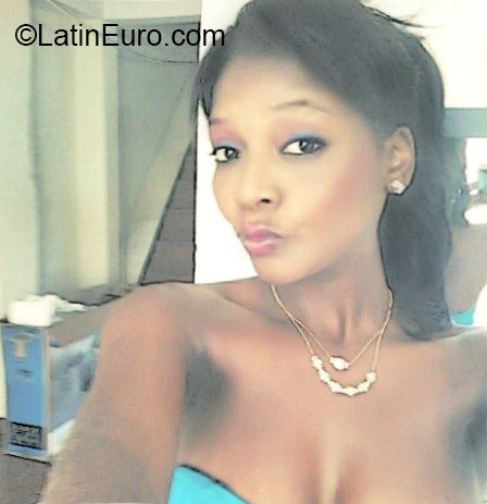 Date this foxy Colombia girl Yesenia from Cali CO18426