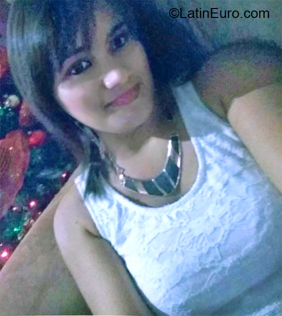 Date this young Honduras girl Gloria from La Ceiba HN1890