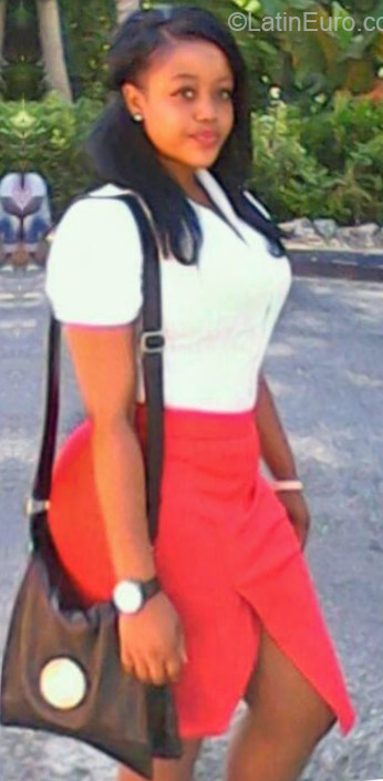 Date this lovely Jamaica girl Shanon from Kingston JM2230