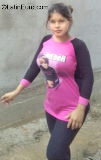 Date this pretty Honduras girl Aacely from Cortes HN2101