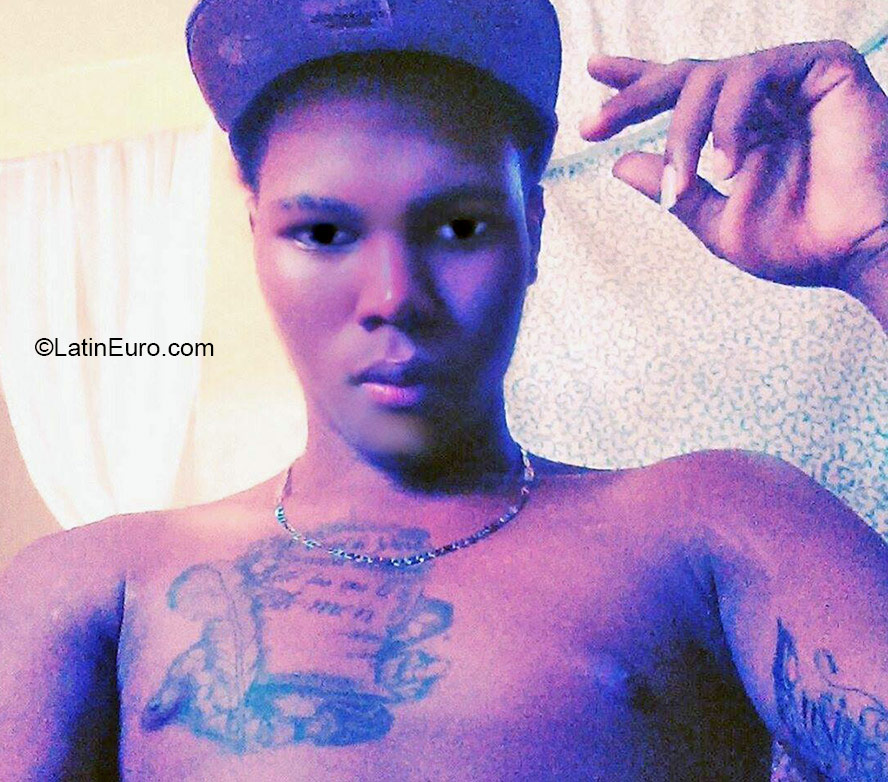 Date this exotic Dominican Republic man Adonys from Santo Domingo DO24357