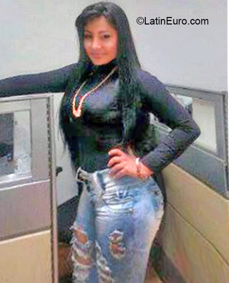 Date this happy Panama girl Cristi from Panama City PA830