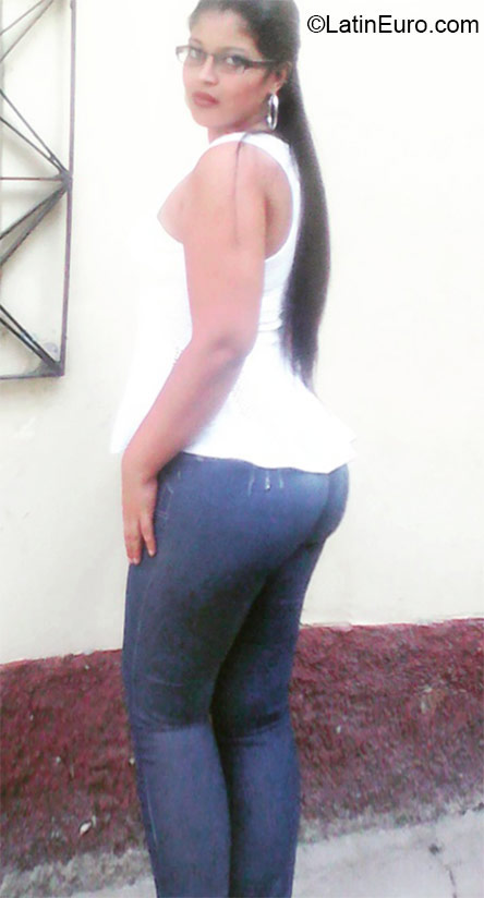 Date this hot Honduras girl Lizeth from San Pedro Sula HN1908