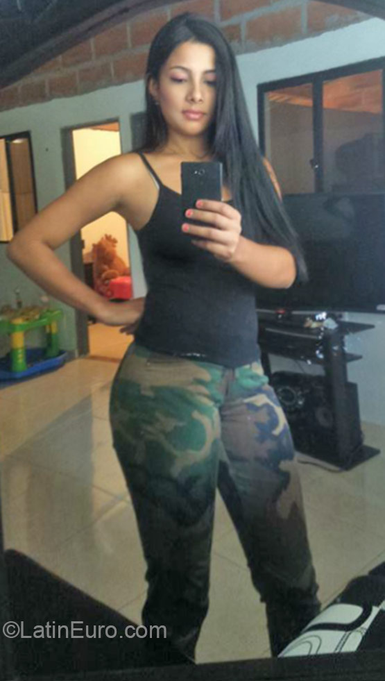 Date this sultry Colombia girl Tatiana from Medellin CO18475