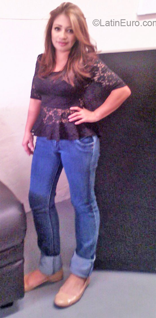 Date this voluptuous Honduras girl Mabel from Tegucigalpa HN1922