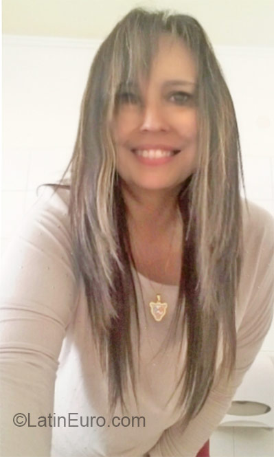 Date this lovely Colombia girl Maria-eme from Bogota CO18491