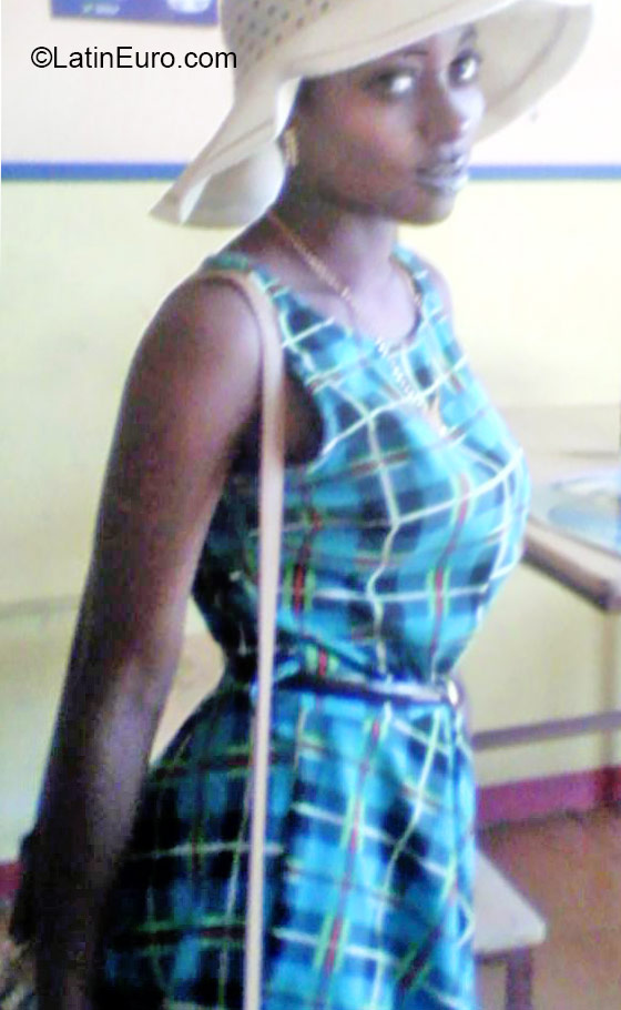 Date this good-looking Jamaica girl Shaneishia from Kingston JM2237