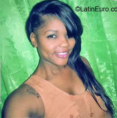Date this happy Jamaica girl Arianna from Kingston JM2251