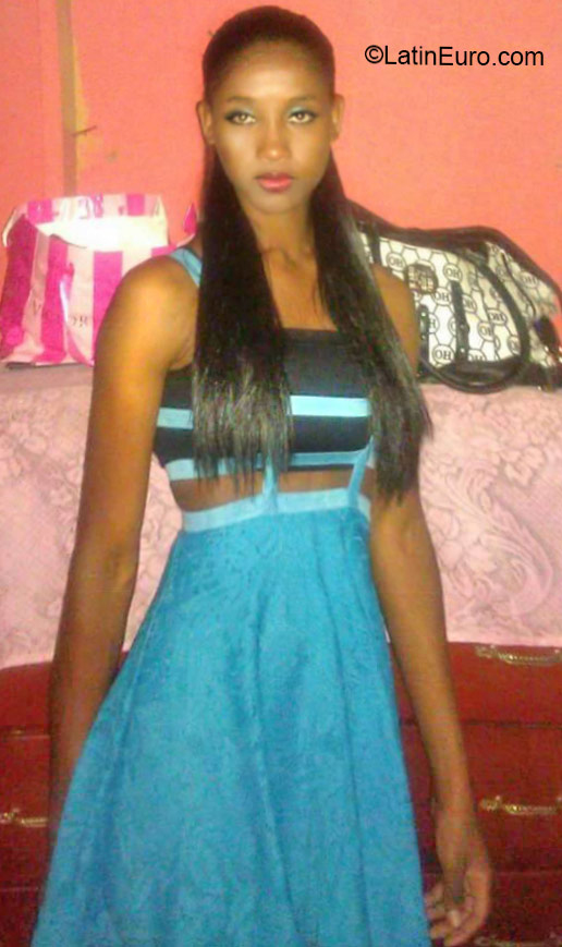 Date this foxy Jamaica girl Tracy from Kingston JM2240