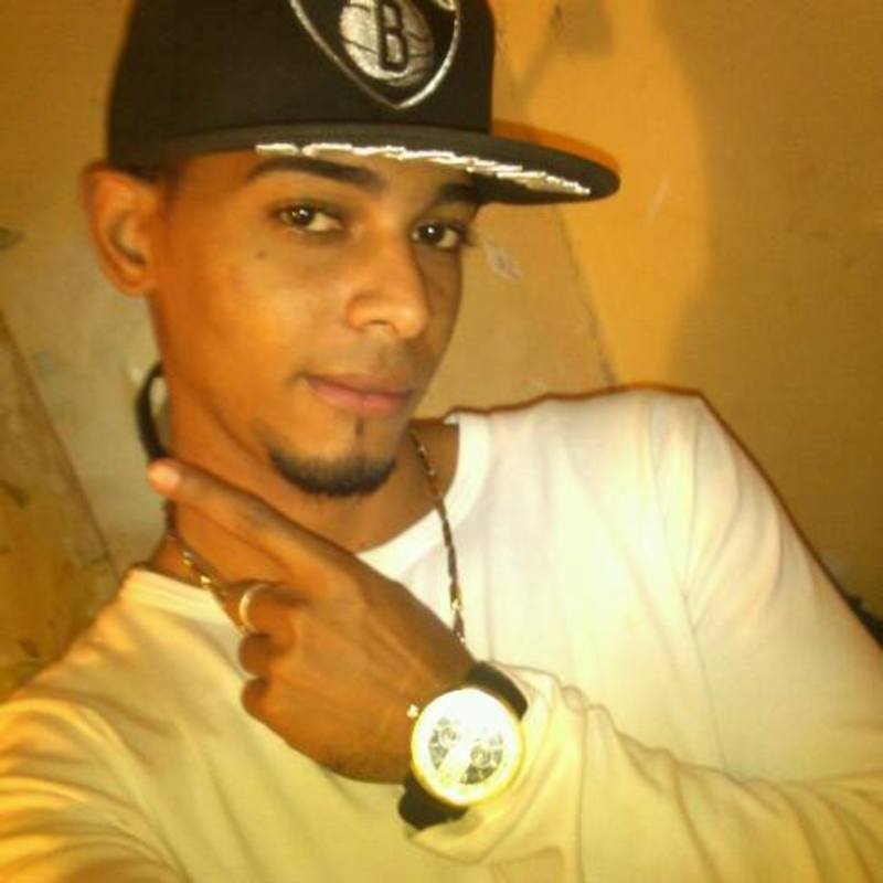 Date this young Dominican Republic man Artisc from Santiago DO24565