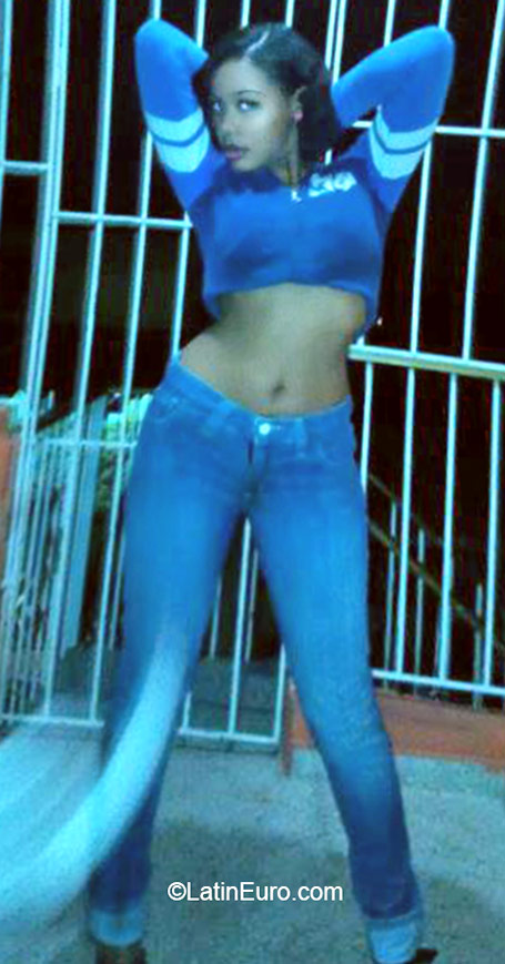 Date this fun Dominican Republic girl Ayiesia from Santo Domingo DO24575