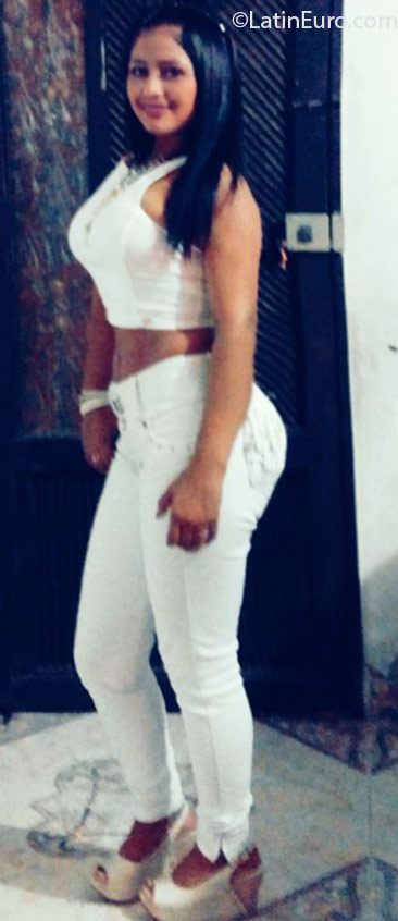 Date this hard body Colombia girl Briana from Medellin CO18553