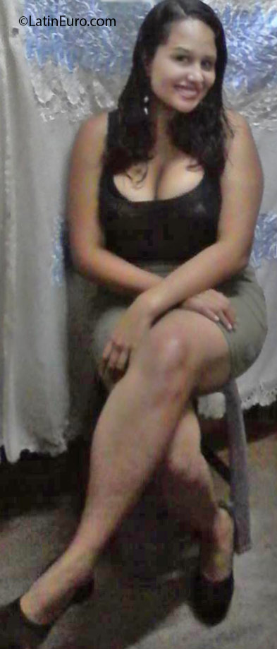 Date this pretty Honduras girl Ana from Danli HN1961