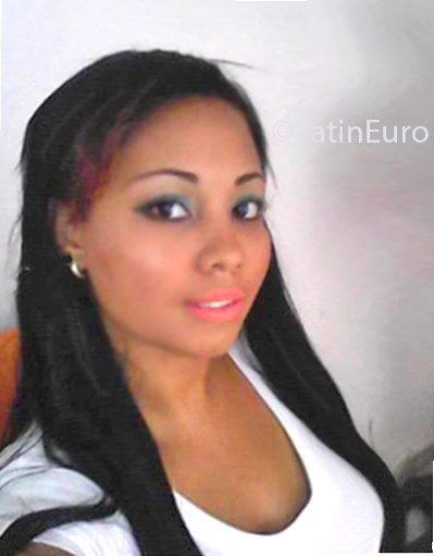 Date this gorgeous Dominican Republic girl Lily from Santo Domingo DO24668