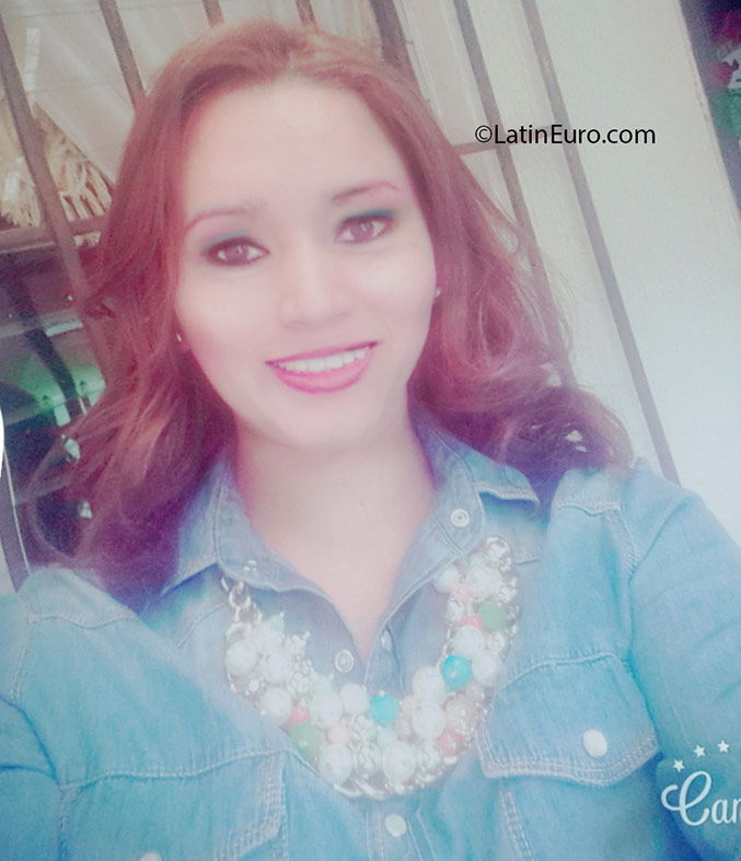 Date this happy Honduras girl Mariela from Tegucigalpa HN1968