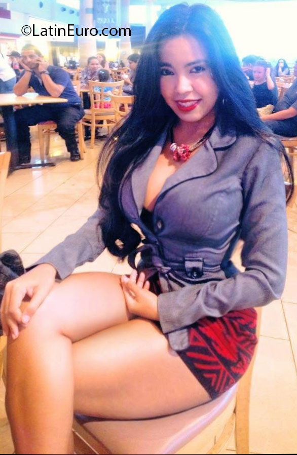 Date this exotic Honduras girl Sara from Roatan HN1978