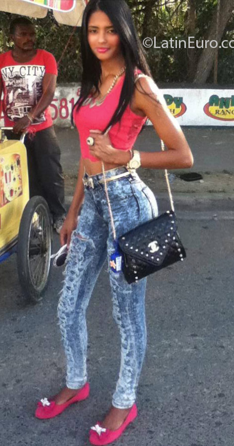 Date this gorgeous Dominican Republic girl  from Santiago DO24726