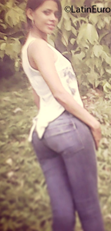 Date this happy Honduras girl Fabiola from San Pedro Sula HN1980