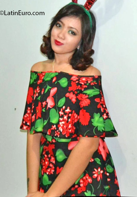Date this hot Philippines girl Jade from Pampanga PH866