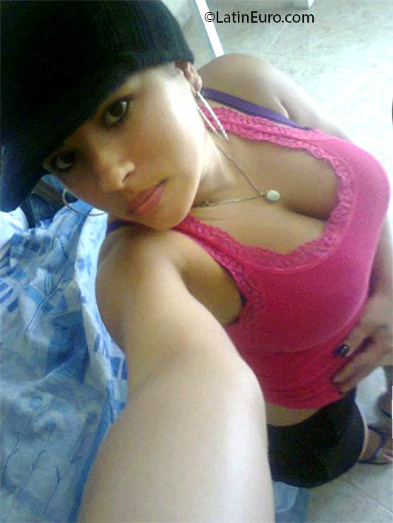 Date this charming Dominican Republic girl Madelin from Santiago DO24733