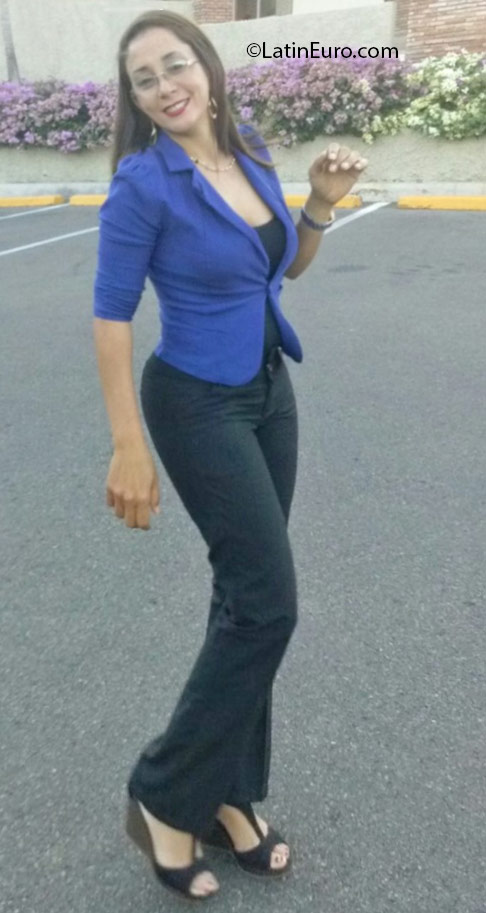 Date this cute Dominican Republic girl Libeth from La Vega DO24759
