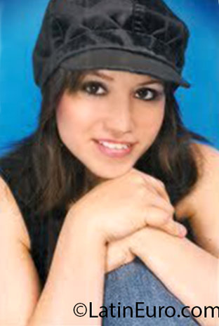 Date this voluptuous Brazil girl Maria from Rio De Janeiro BR9556