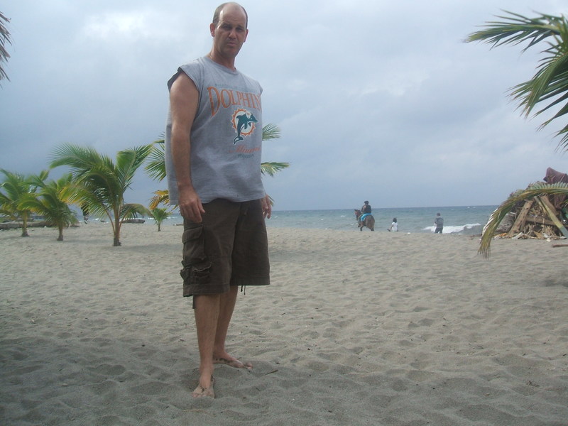 Date this exotic Honduras man Searching1343 from Lago Yojoha HN2004
