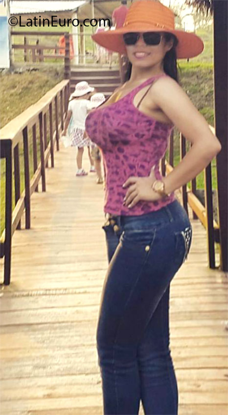 Date this young Honduras girl Brenda from Tegucigalpa HN2005