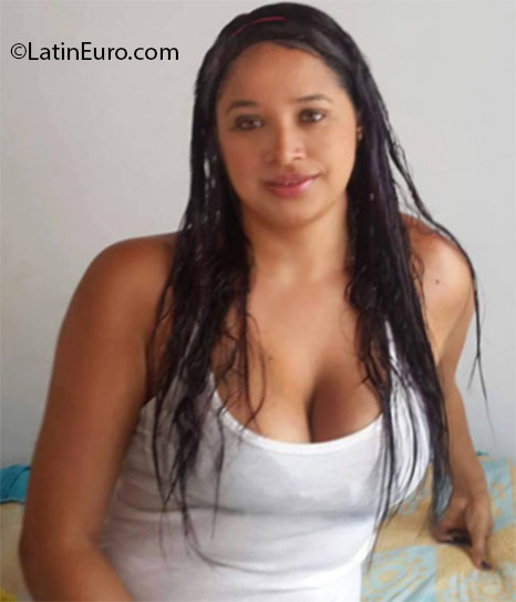 Date this delightful Colombia girl Andrea from Medellin CO18608