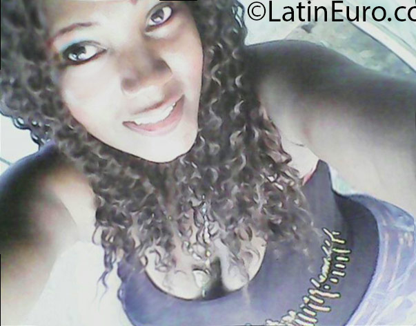 Date this funny Dominican Republic girl Ester from Santo Domingo DO24831