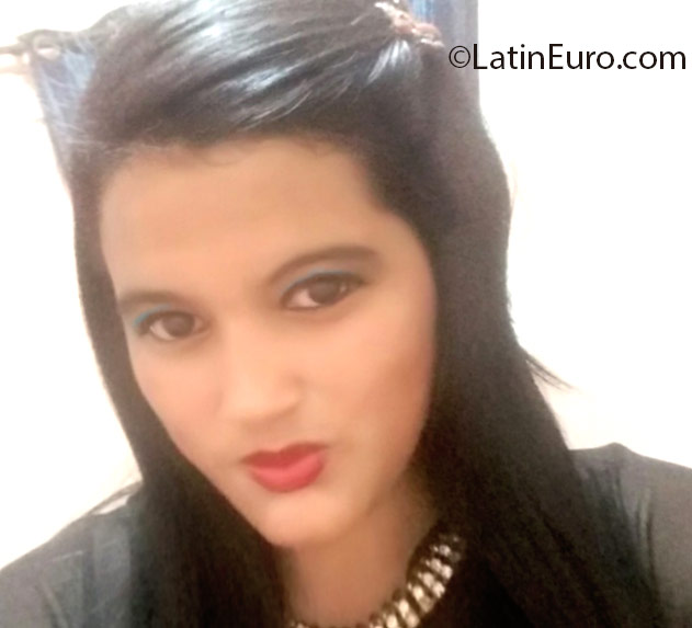 Date this hot Honduras girl Evelyn from Tegucigalpa HN2009