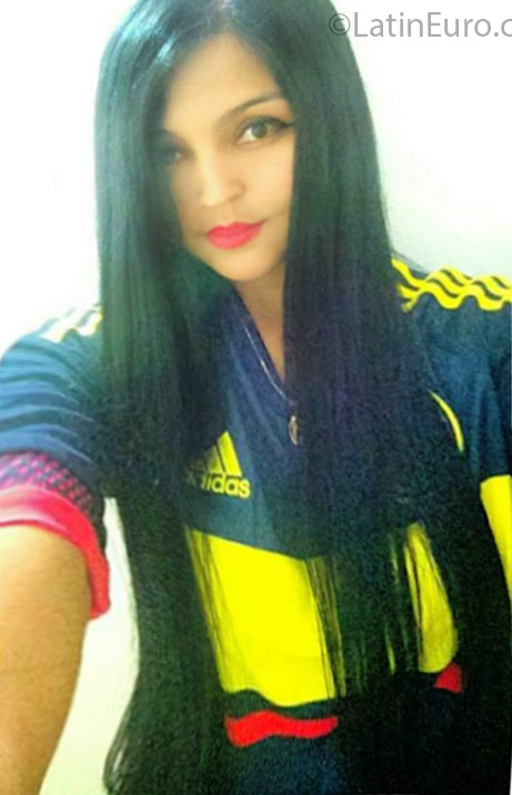 Date this voluptuous Colombia girl Agata from Medellin CO18629