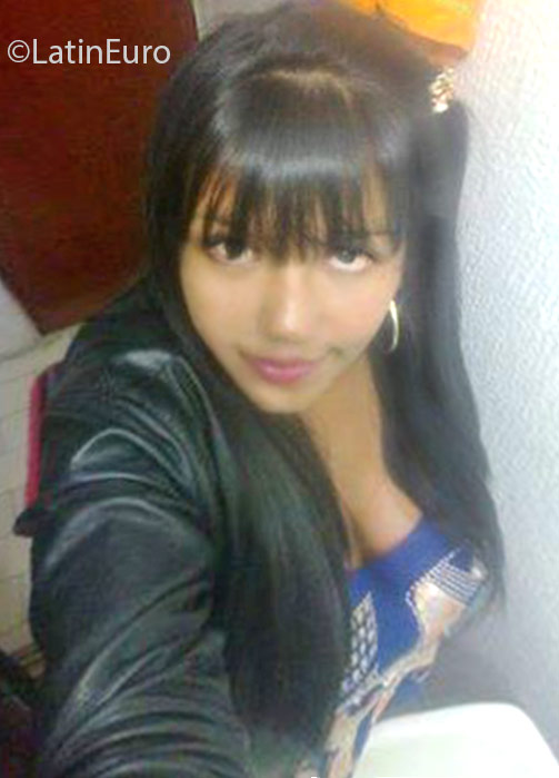 Date this pretty Colombia girl Denis from Bogota CO18628