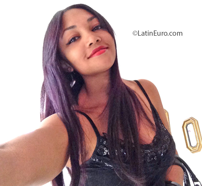 Date this georgeous Dominican Republic girl Yahairia from Santiago DO24891