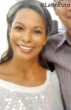 Date this lovely Brazil girl Waleny from Codo BR9574