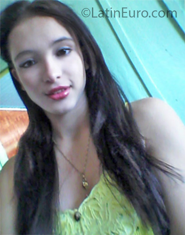 Date this beautiful Brazil girl Daniela from Quedas do Iguacu BR9576
