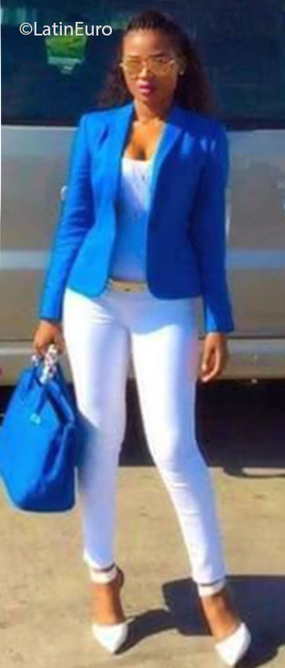 Date this good-looking Jamaica girl Kariel from Kingston JM2258